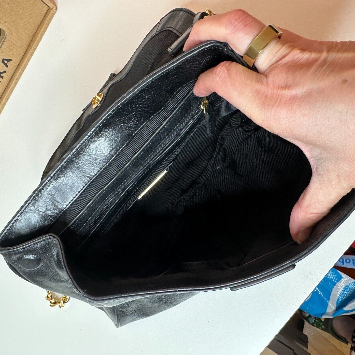 Badgley Mischka Black Leather Purse Detachable Chain Strap