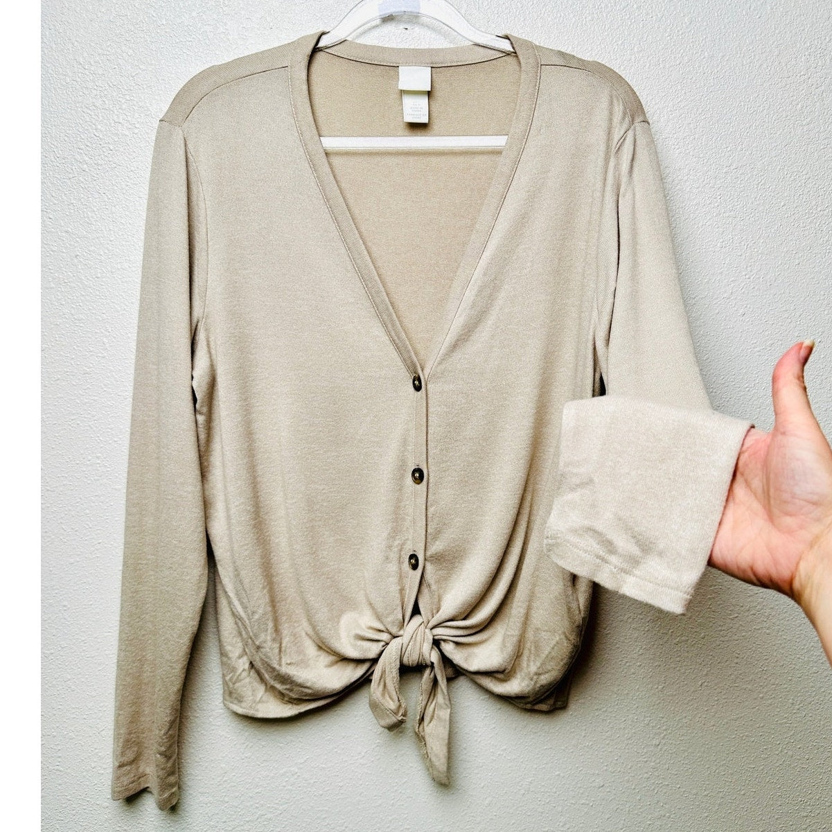 H&M Tan V-Neck Tie-Front Button Cardigan Sweater Women’s L
