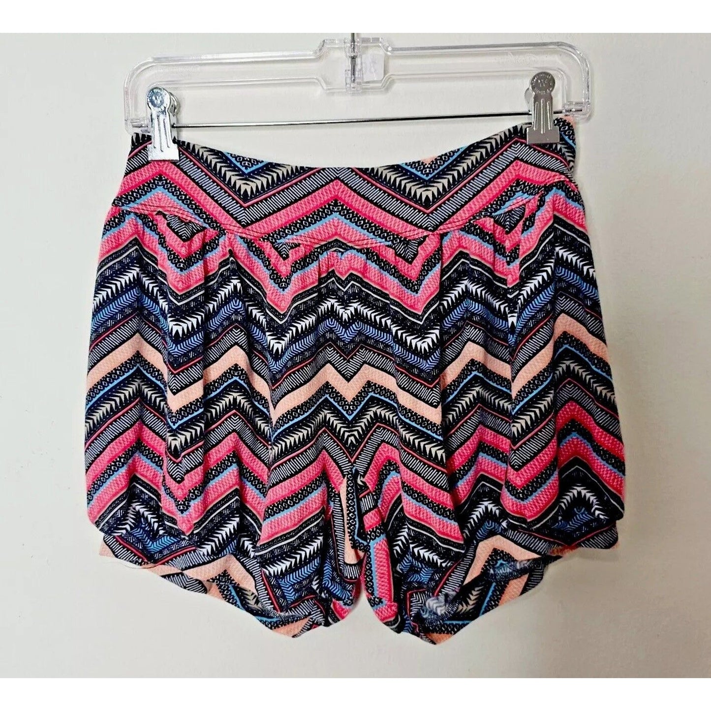 Namastday Black Pink and Blue Chevron Loose Fit Knit Short Wide Waist Banded Hem