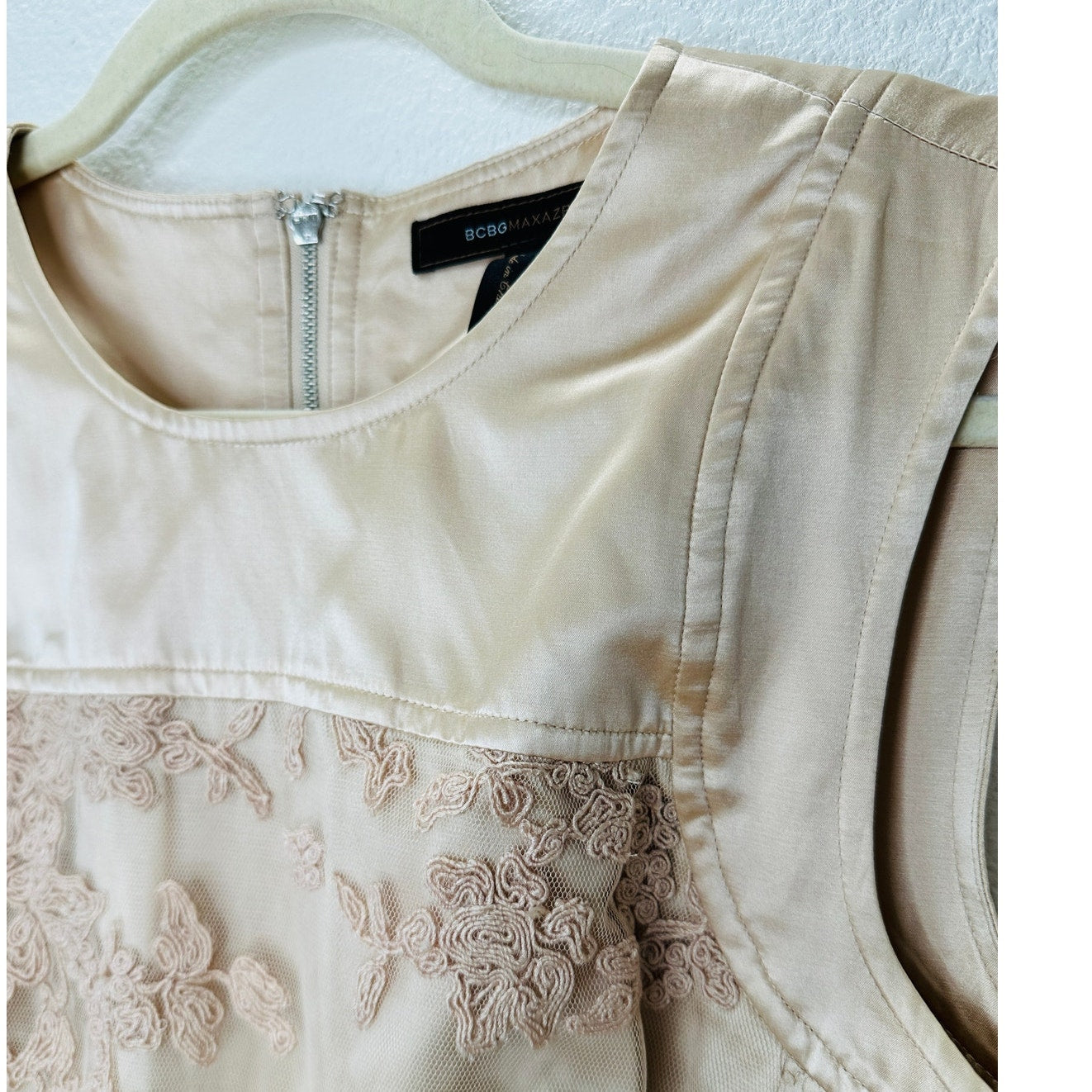 BCBGMAXAZRIA Tan Satin & Floral Lace Round Neck Mini Dress 6