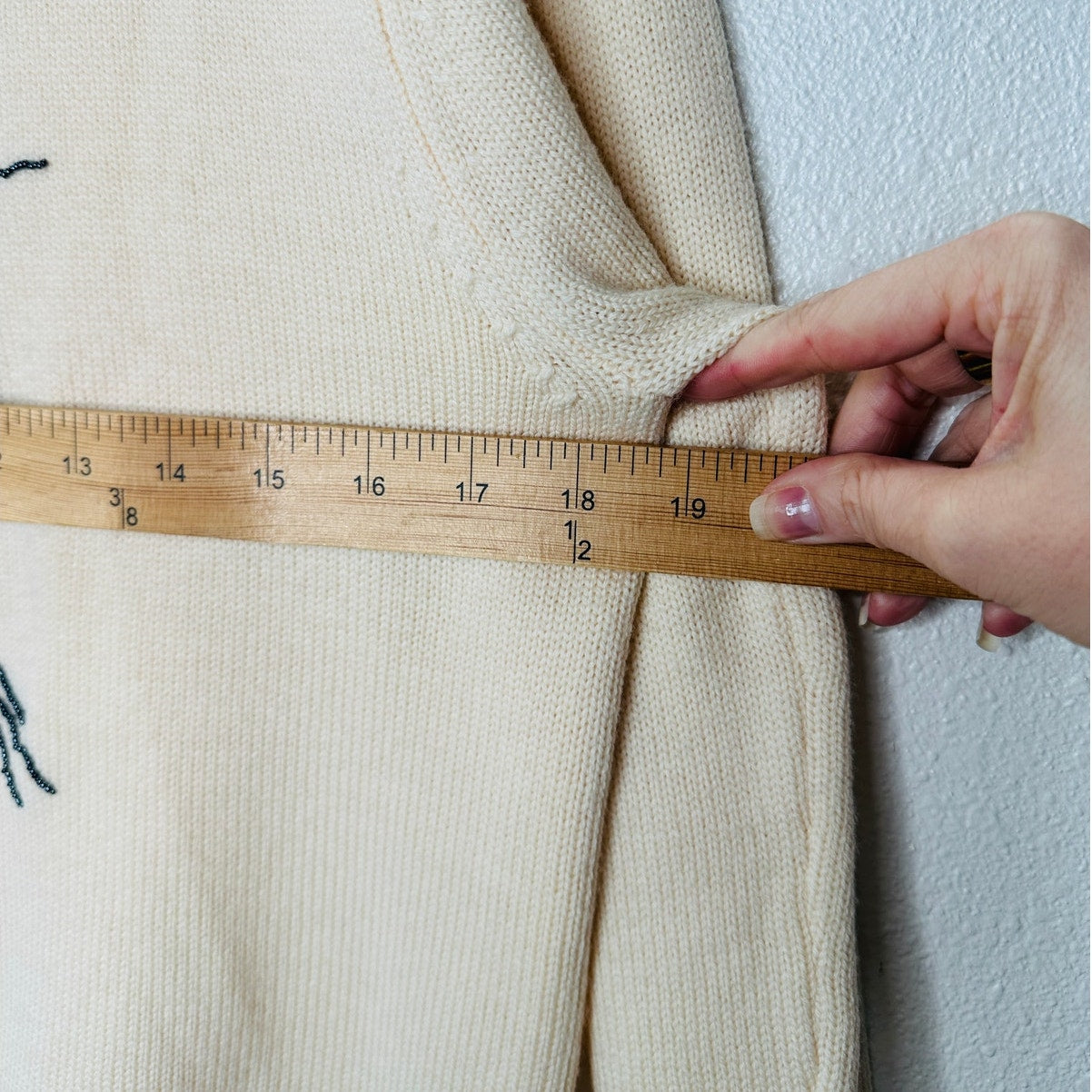 Opening Ceremony Butter Cream Crew Neck Cat Motif Sweater L