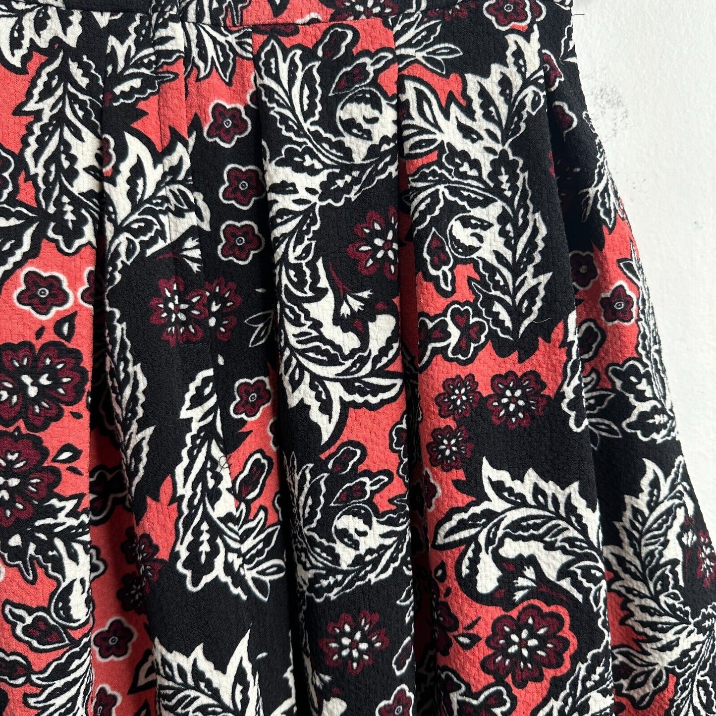 NWT H&M Flare Floral Print Peach Black & White Pleated Midi-Skirt Pockets 2