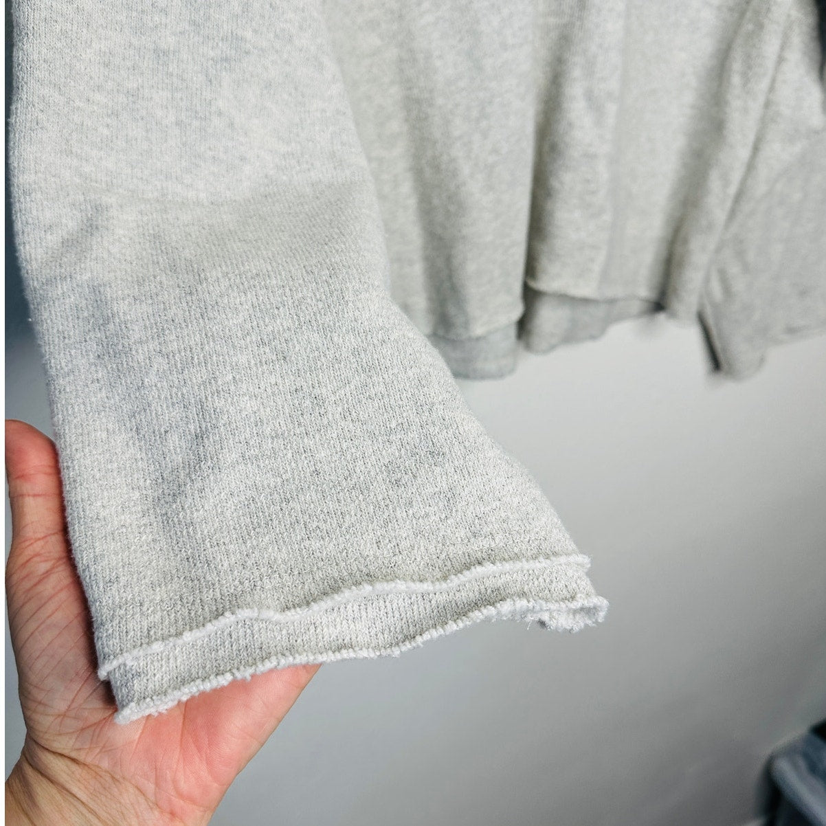 Zara Light Gray Long Sleeve VNeck Double Raw Hem Crop Sweater S