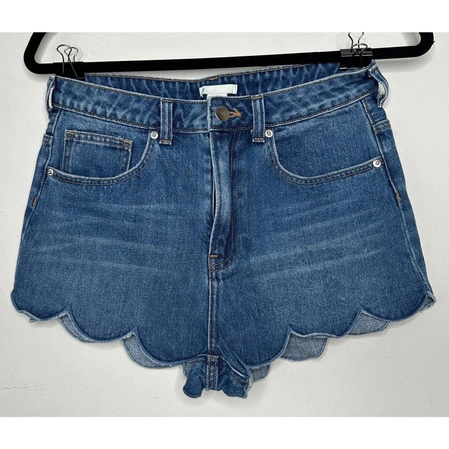 H&M Cute Blue 5 Pocket High Waist Shorts Zip Fly Button Close Scalloped Hem 6