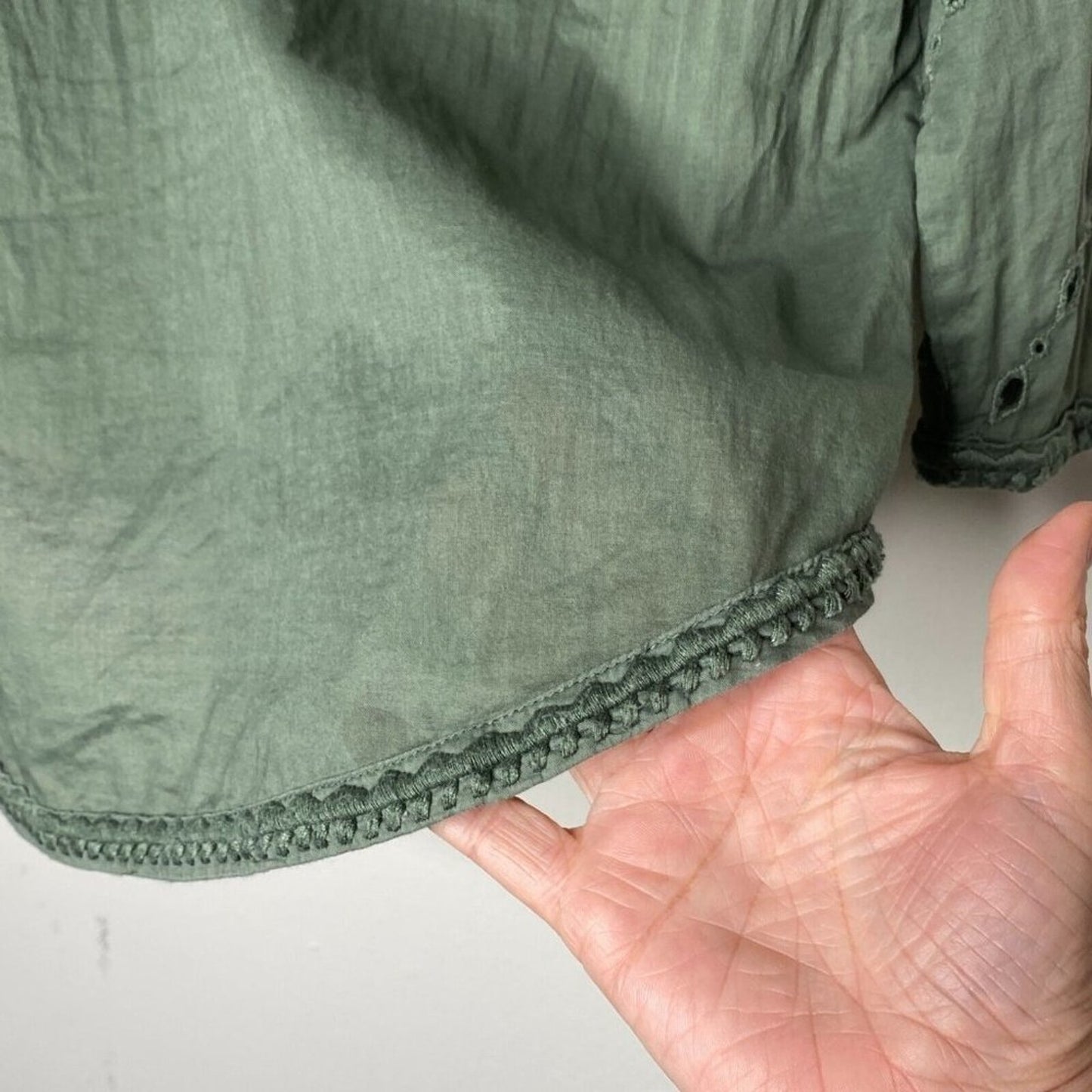 Gap Olive Green Embroidered Eyelet 3/4 Sleeve Crew Neck Blouse Top XS