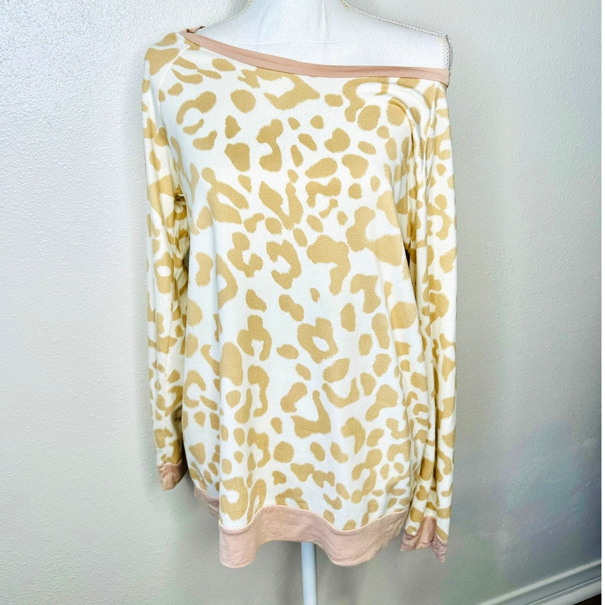 Bibi Cream & Tan Giraffe Print Wide Neck Long Sleeve Sweater S Y2k