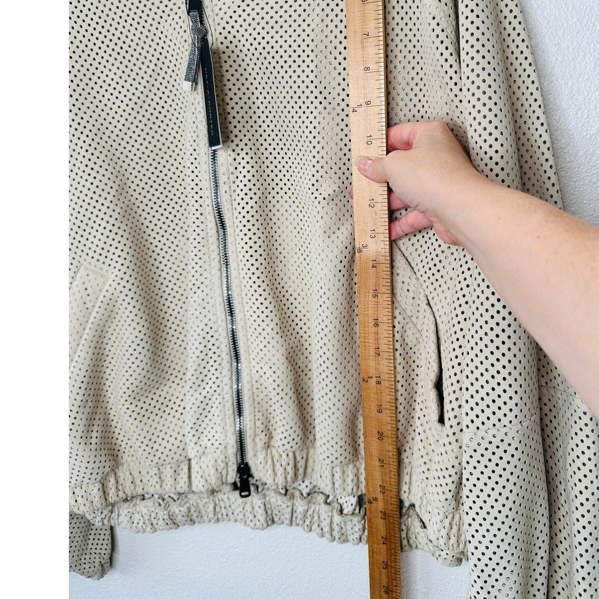 NWT Brunello Cucinelli Tan Cream Laser Cut 100% Leather Bomber Jacket 48 / XL