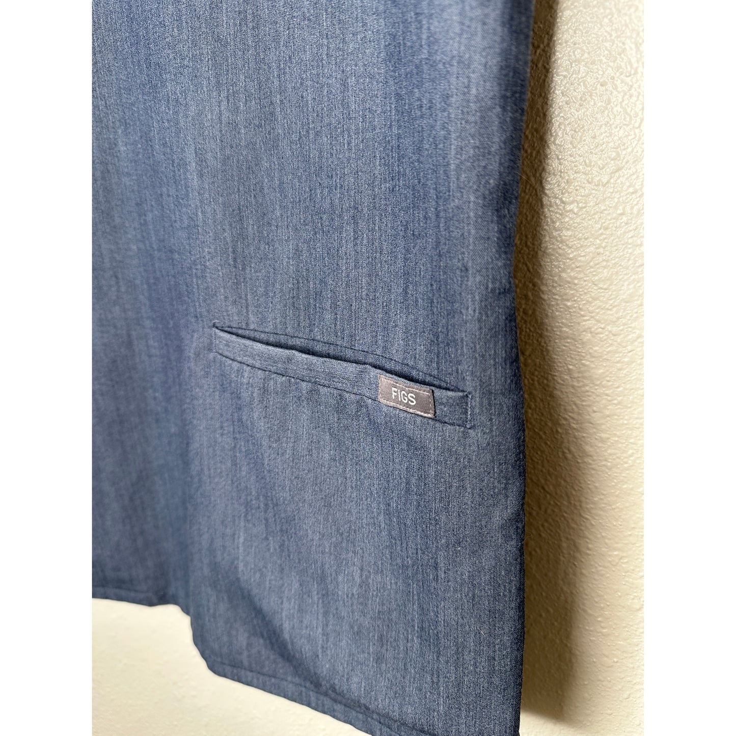 Blue Denim Casma 3 Pocket Classic Fit V-Neck Scrub Top S