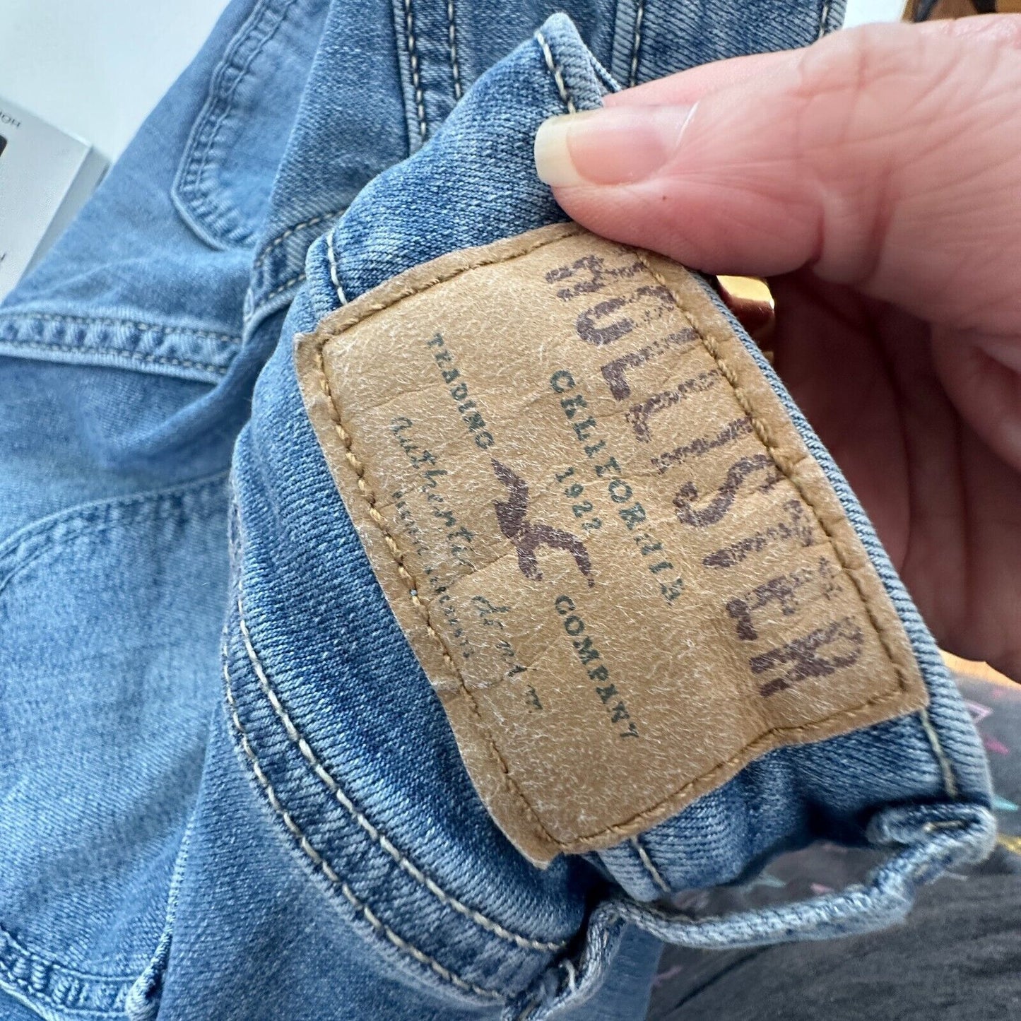 Hollister Medium Wash Crop Patch Pocket Hi-Rise Denim Skinny Jean Raw Hem 23 00