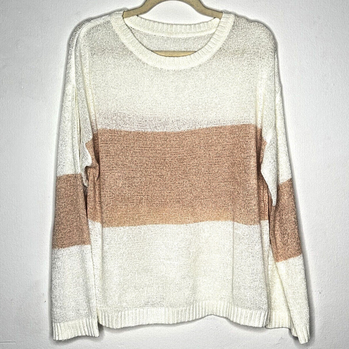 Newbury Kustom Long Sleeve Peach and Cream Color Block Round Neck Sweater M
