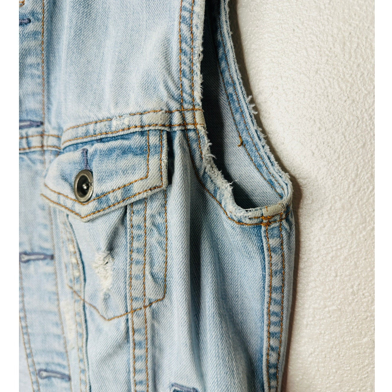 Hurley Light Wash Distressed Denim Sleeveless Button Vest S