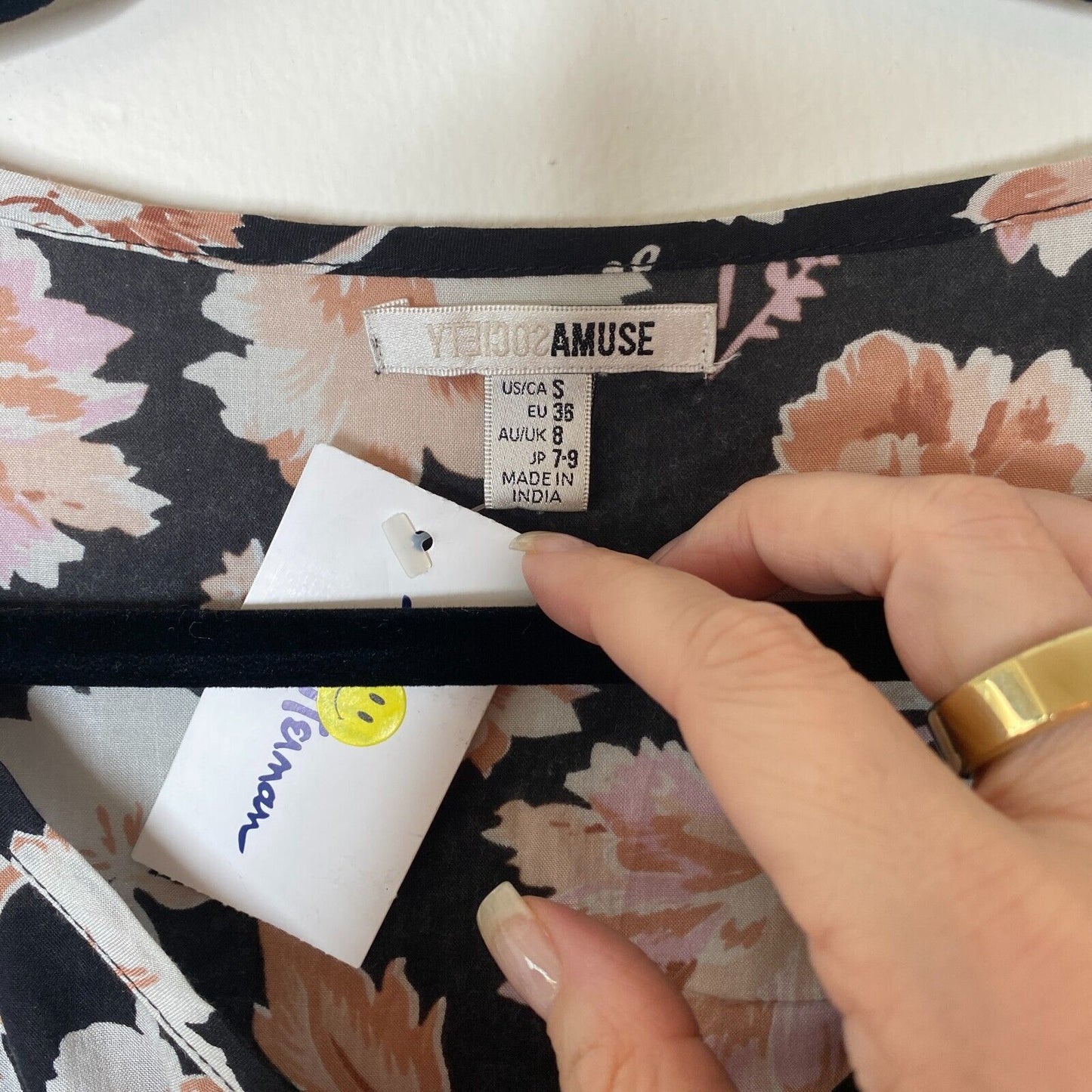 NWT Amuse Society Black Peach Pink Floral Long Bell Sleeve VNeck Boho Blouse SM
