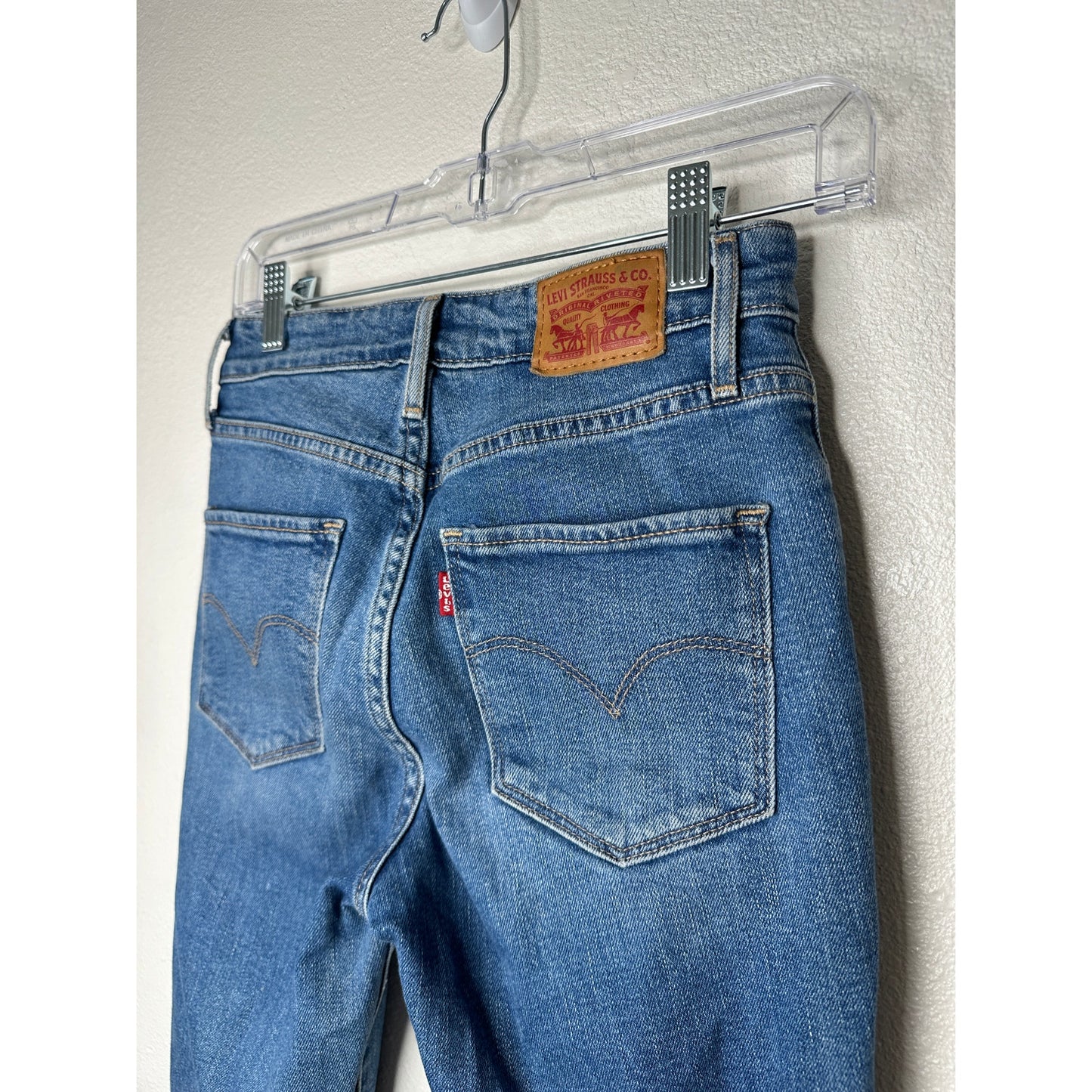 Levi’s 721 High Rise Skinny Jeans Size 25 Distressed Knees