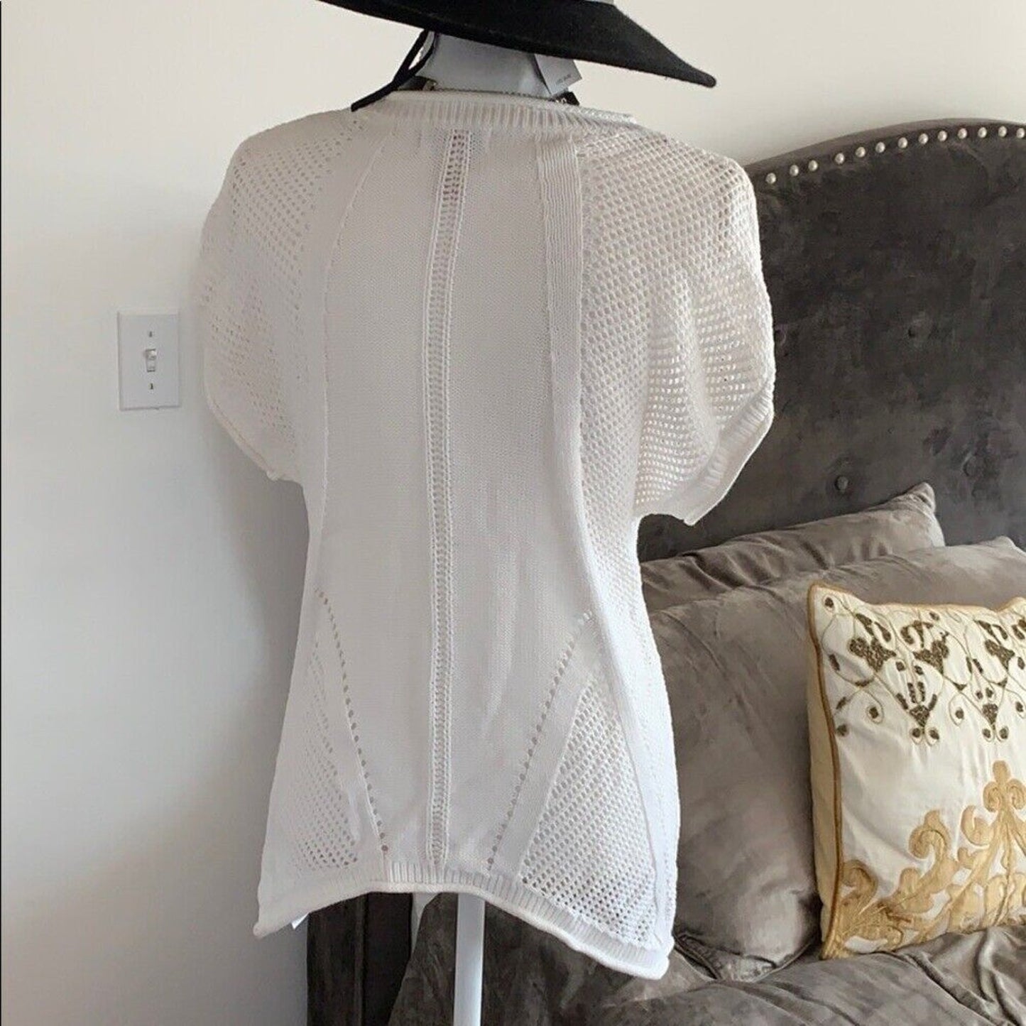 White Ivory Knit Asymmetrical Round Neck Short Sleeve Sweater S