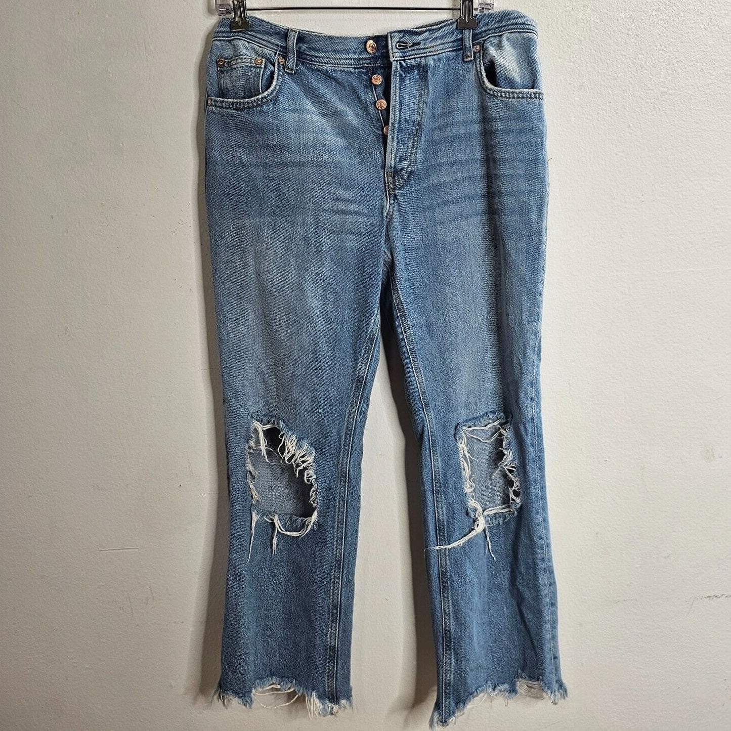 We The Free Medium Blue Wash Button-Fly Distressed Raw Hem Straight Crop Jean 28