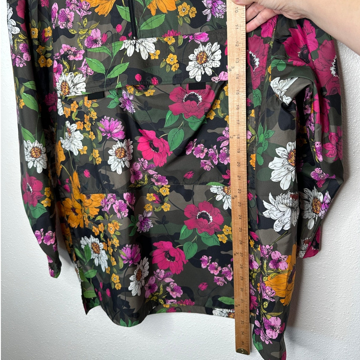 NWT Valentino Men's Army Floral-on-Camo Wind-Resistant Hooded Jacket 38 / M