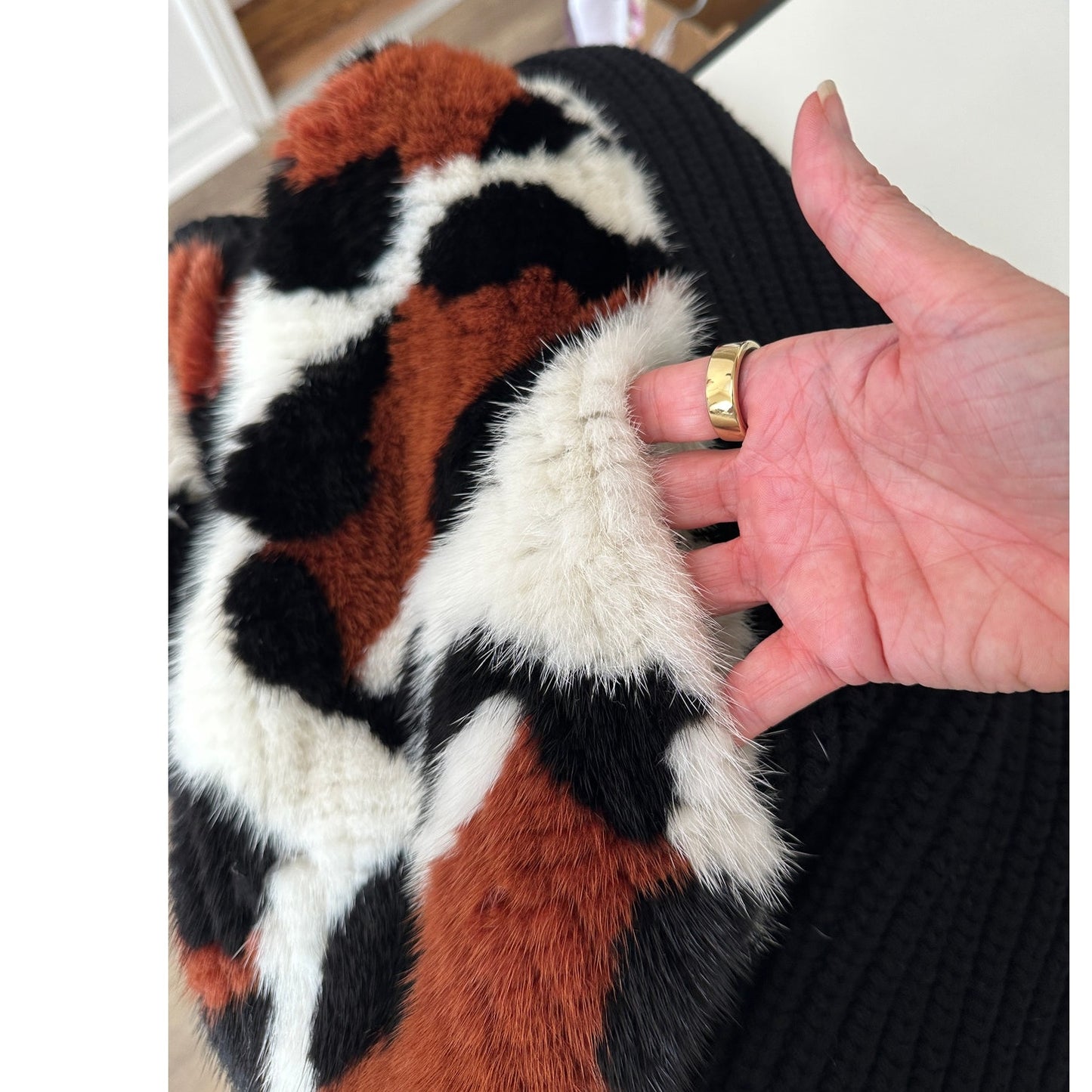 Fendi Black Chunky Balloon-Sleeve Cashmere and Mink Fur Animal Print Sweater 6