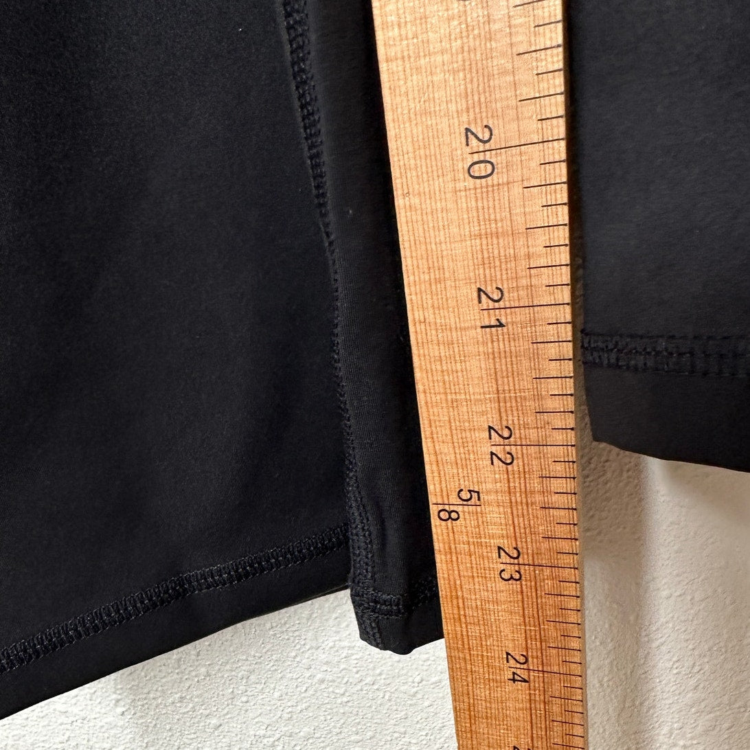 NWT YogiPace Black Wide Waistband Cropped Wide Leg Yoga Pant Small