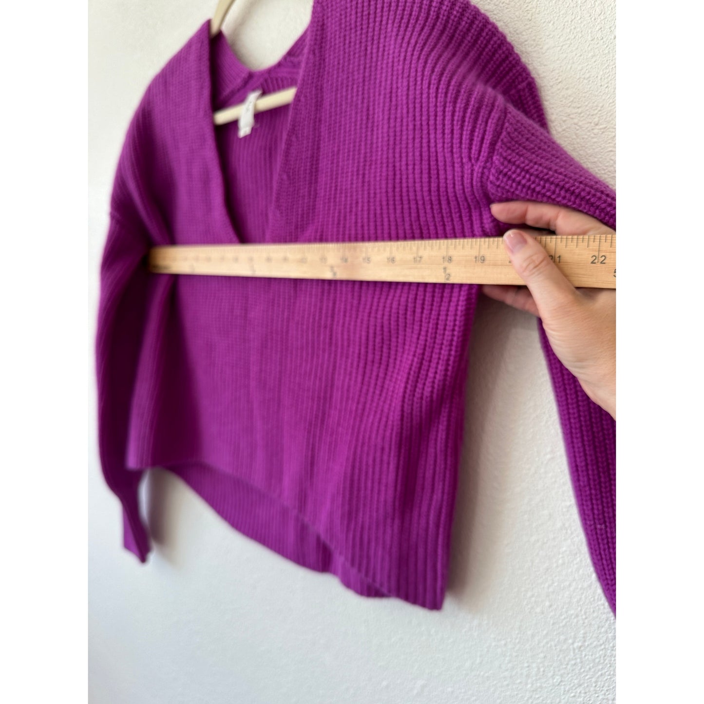 A.L.C. Violet Deep V-Neck Long Sleeve Boxy Crop Sweater XS