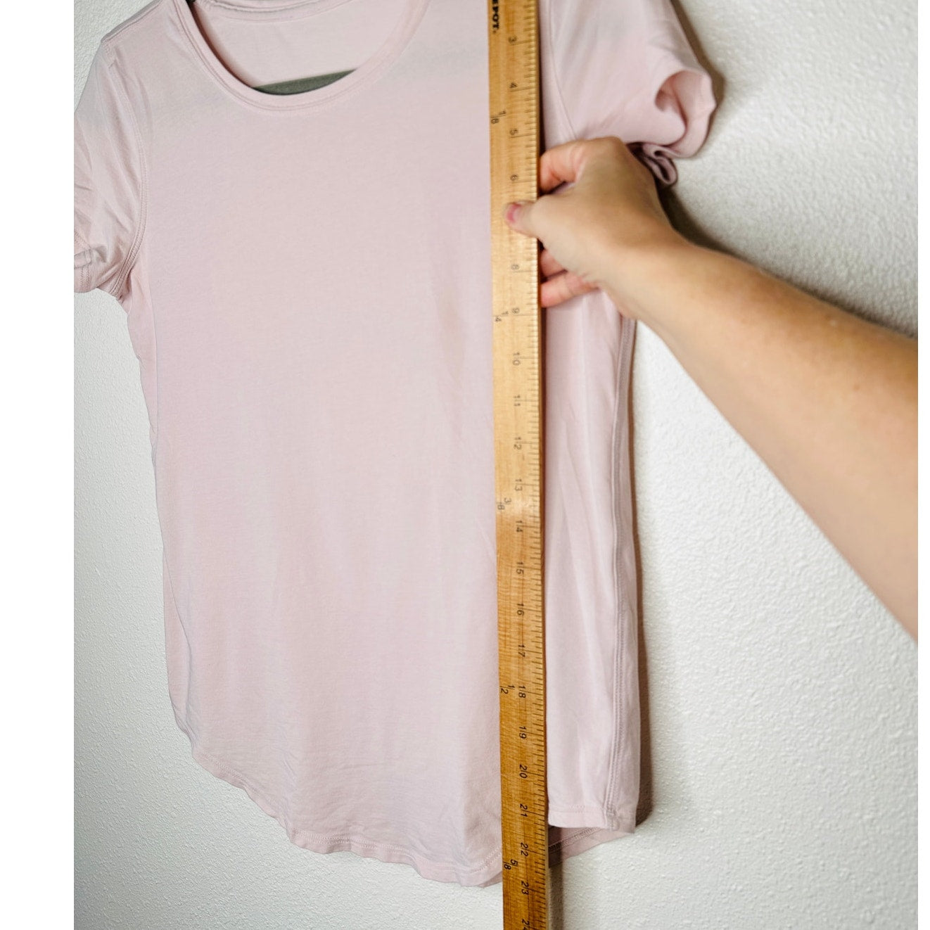 Lululemon Pale Pink Short Sleeve Round Neck Curved Hem Tee Shirt 6