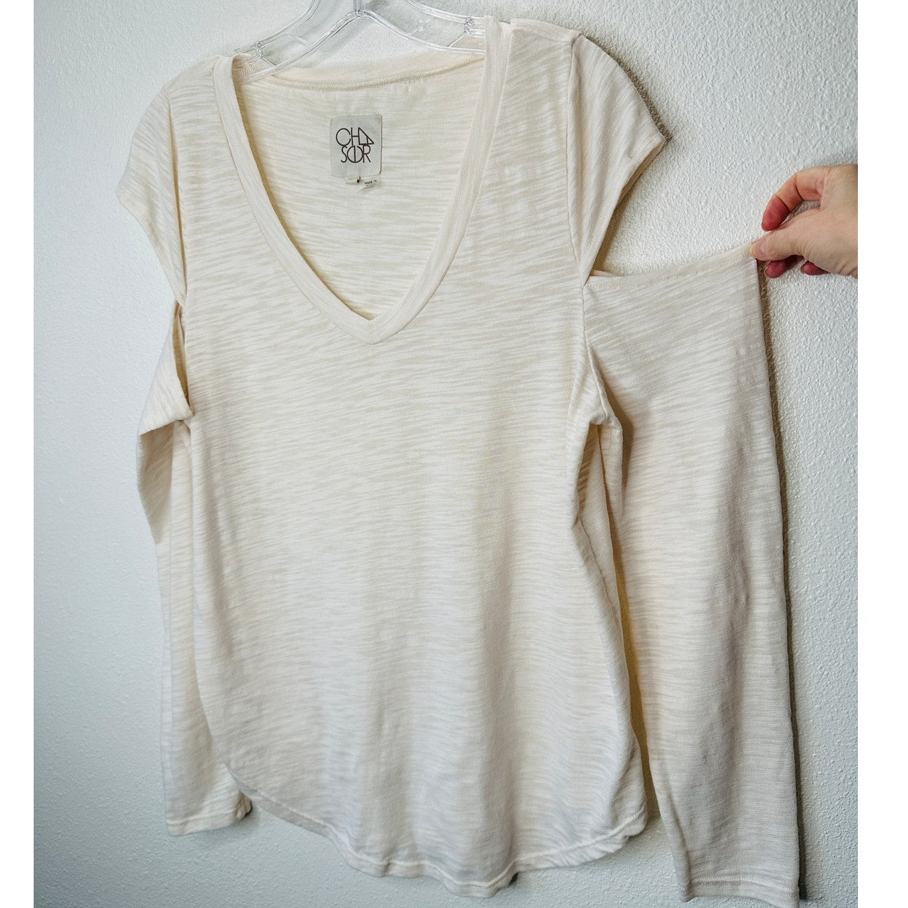 Chaser Cream V-Neck Cold Shoulder Long Sleeve Burnout Top L