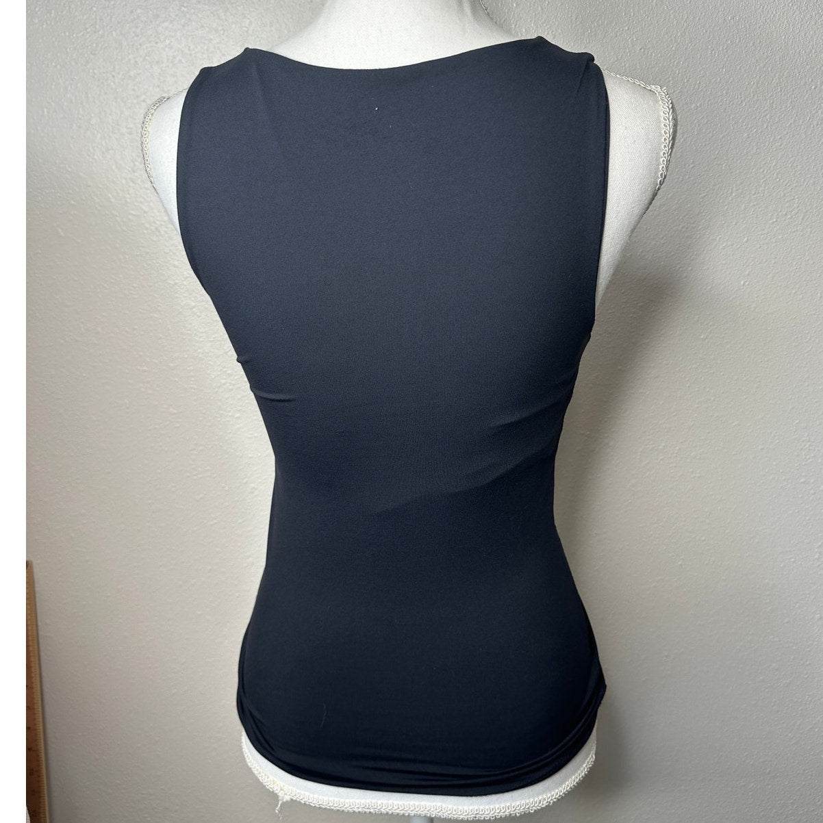 ZARA Black Stretchy Tank Top M – Scoop Neck Sleeveless Fitted Basic