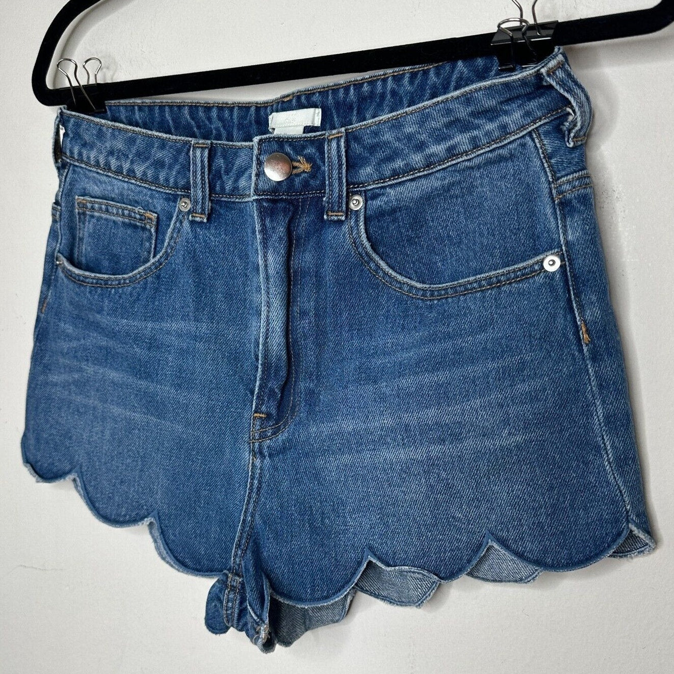 H&M Cute Blue 5 Pocket High Waist Shorts Zip Fly Button Close Scalloped Hem 6