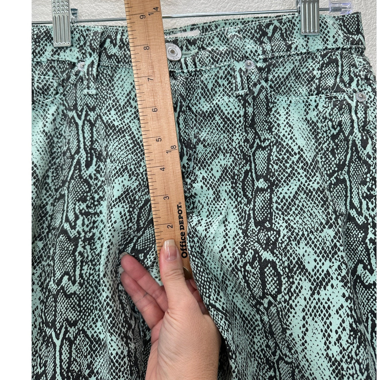 Hudson Aqua Teal & Black Snakeprint Nico Super Skinny Midrise Jean 26