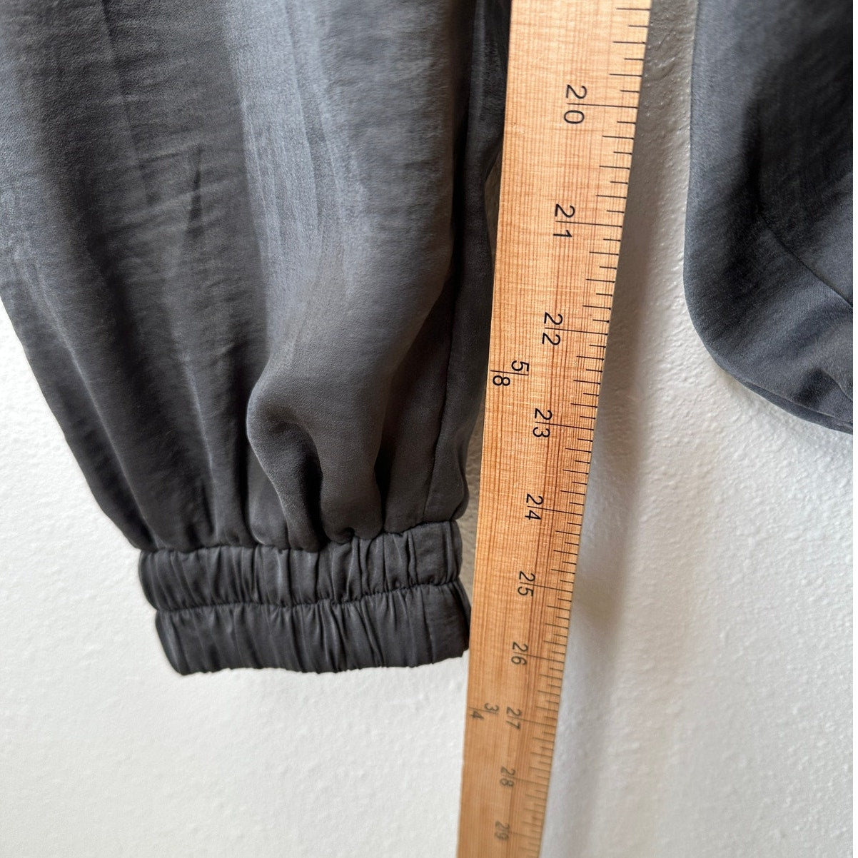 Sadie & Sage Gray Satin Utility Pocketed Elastic Waist Jogger S
