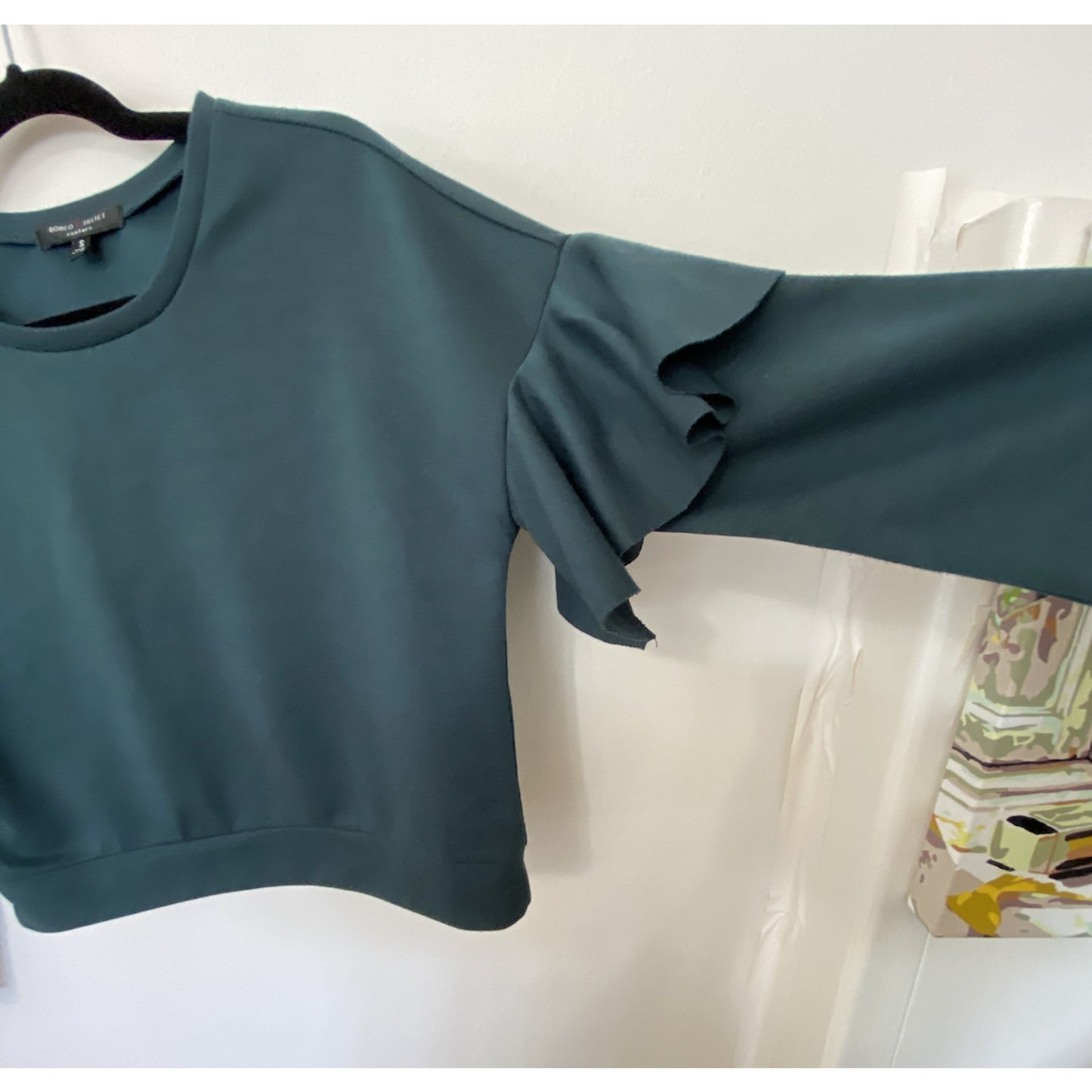 Romeo & Juliet Hunter Green Ruffle Long Sleeve Knit Round Neck Sweater S