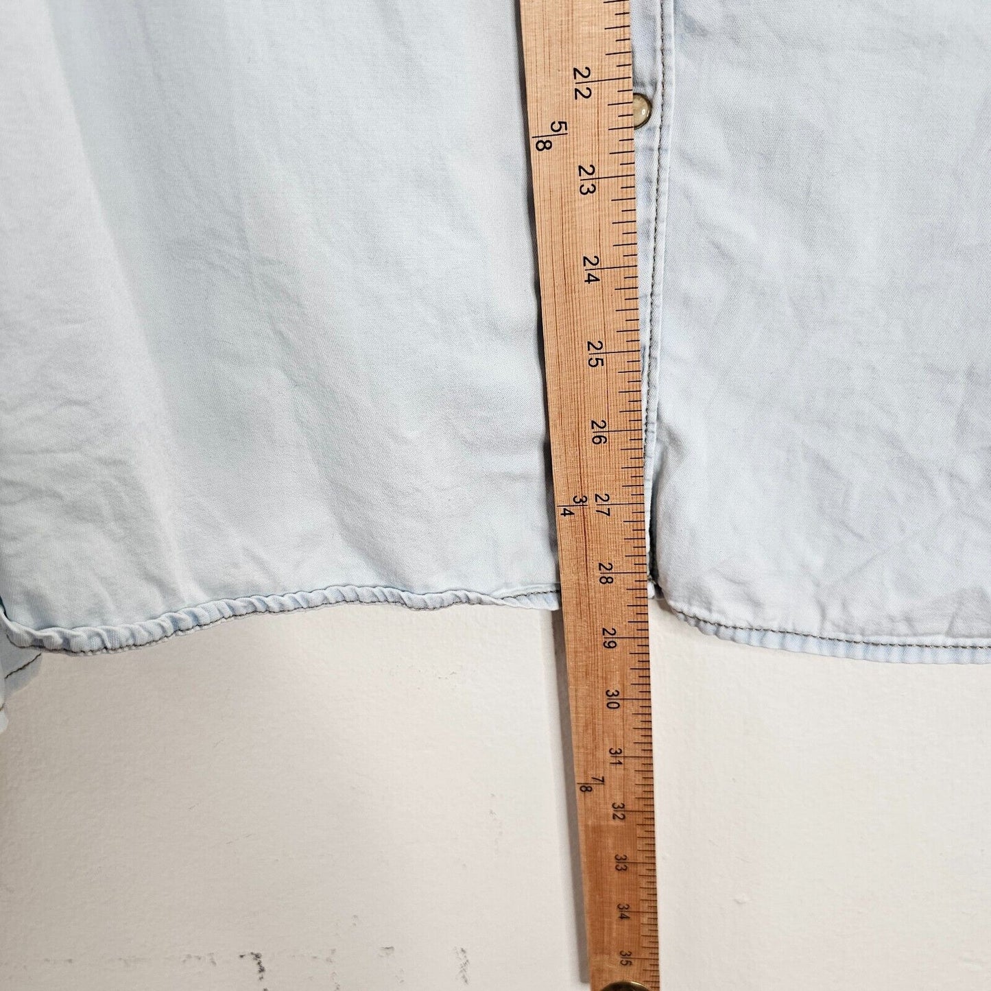 Zara Light Wash Blue Denim Pearl Snap Collared Front Pockets Long Sleeve Medium