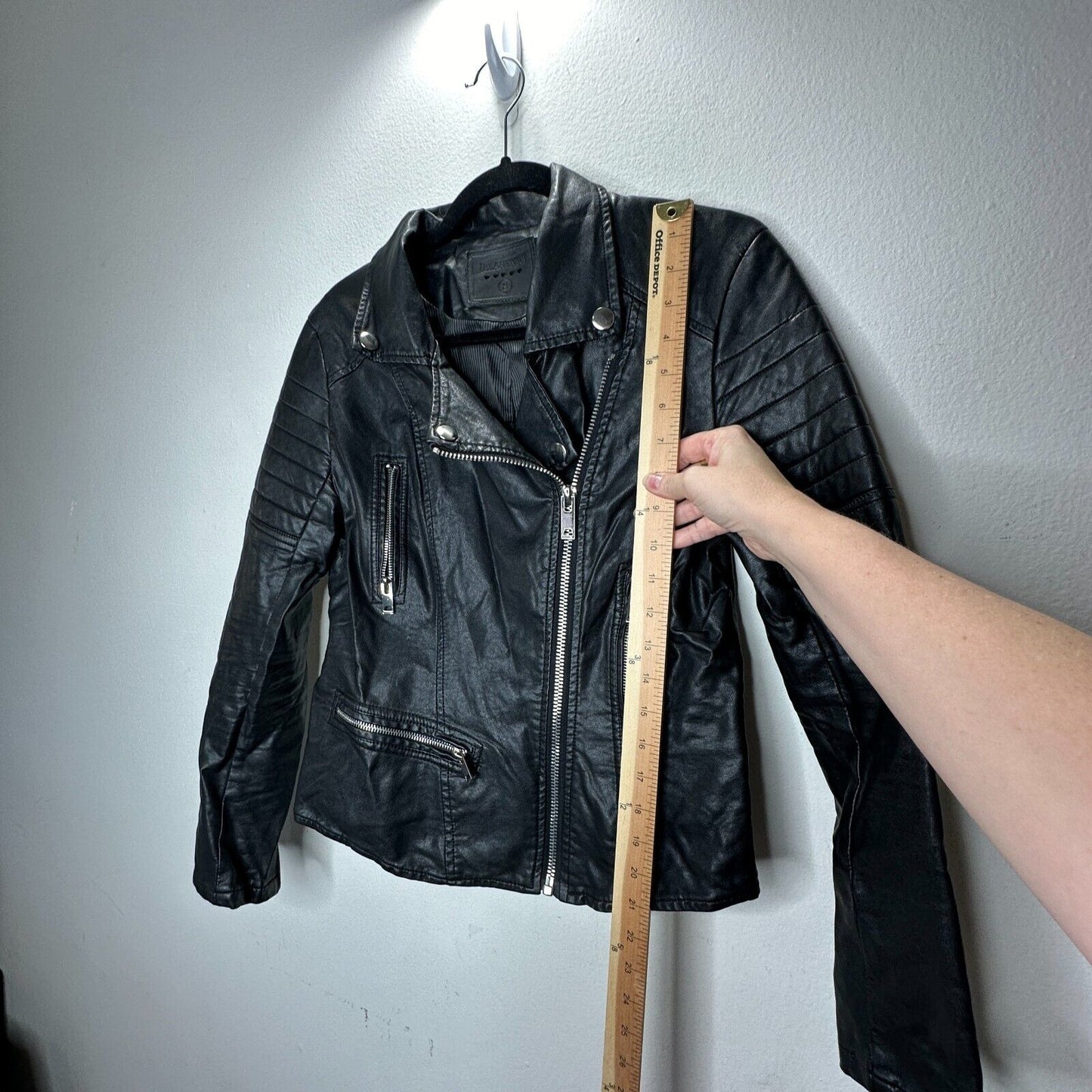 BlankNYC Black Faux Leather Zip Moto Jacket Quilted Shoulders & Back Design SM