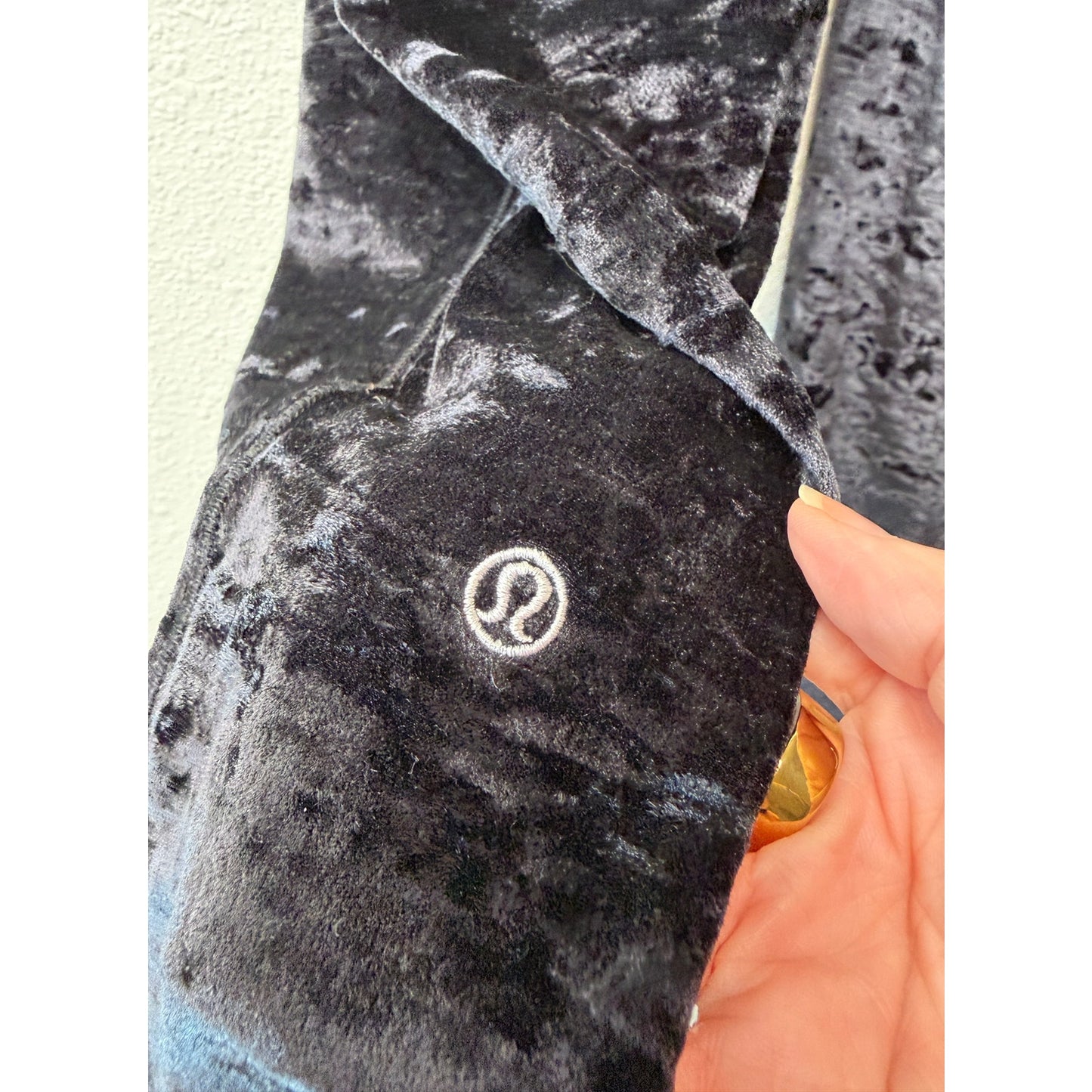 Lululemon Ready to Crush Velvet Jogger Pants Black Women's Size 4