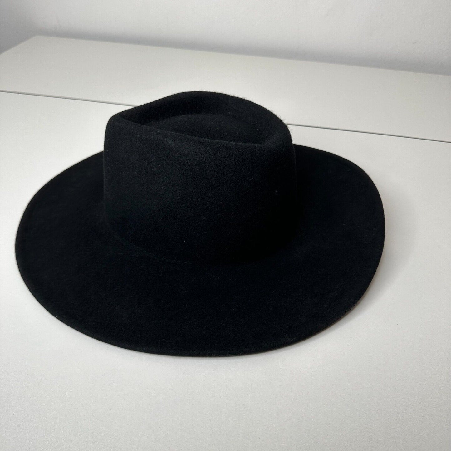 NWOT Sturdy Black Teardrop Round Wide Brim Wool Fedora Unisex