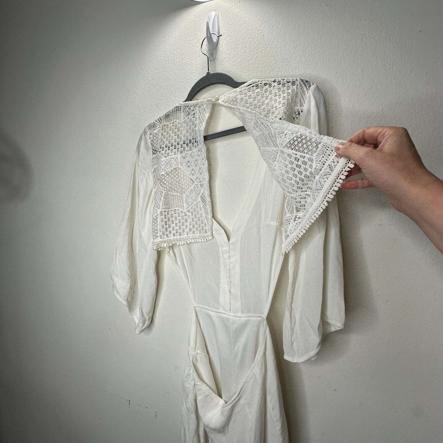 Dance & Marvel Ivory 3/4 Sleeve Front Deep V Button Open Back Crochet Romper L