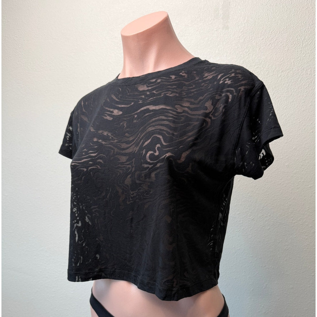 Lululemon All Yours Cropped T-Shirt Veil Black Women Size 8