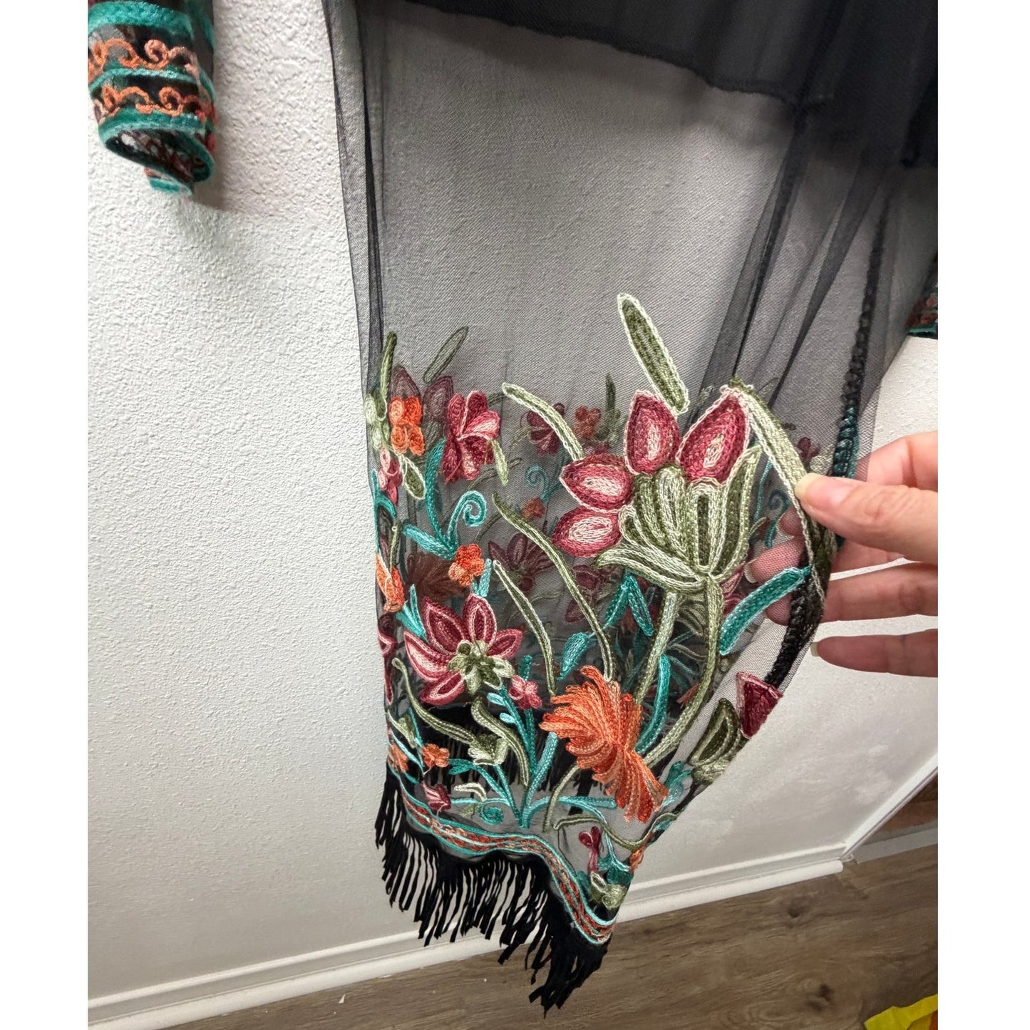 Sheer Floral Embroidered Fringe Kimono Duster Black Women’s M