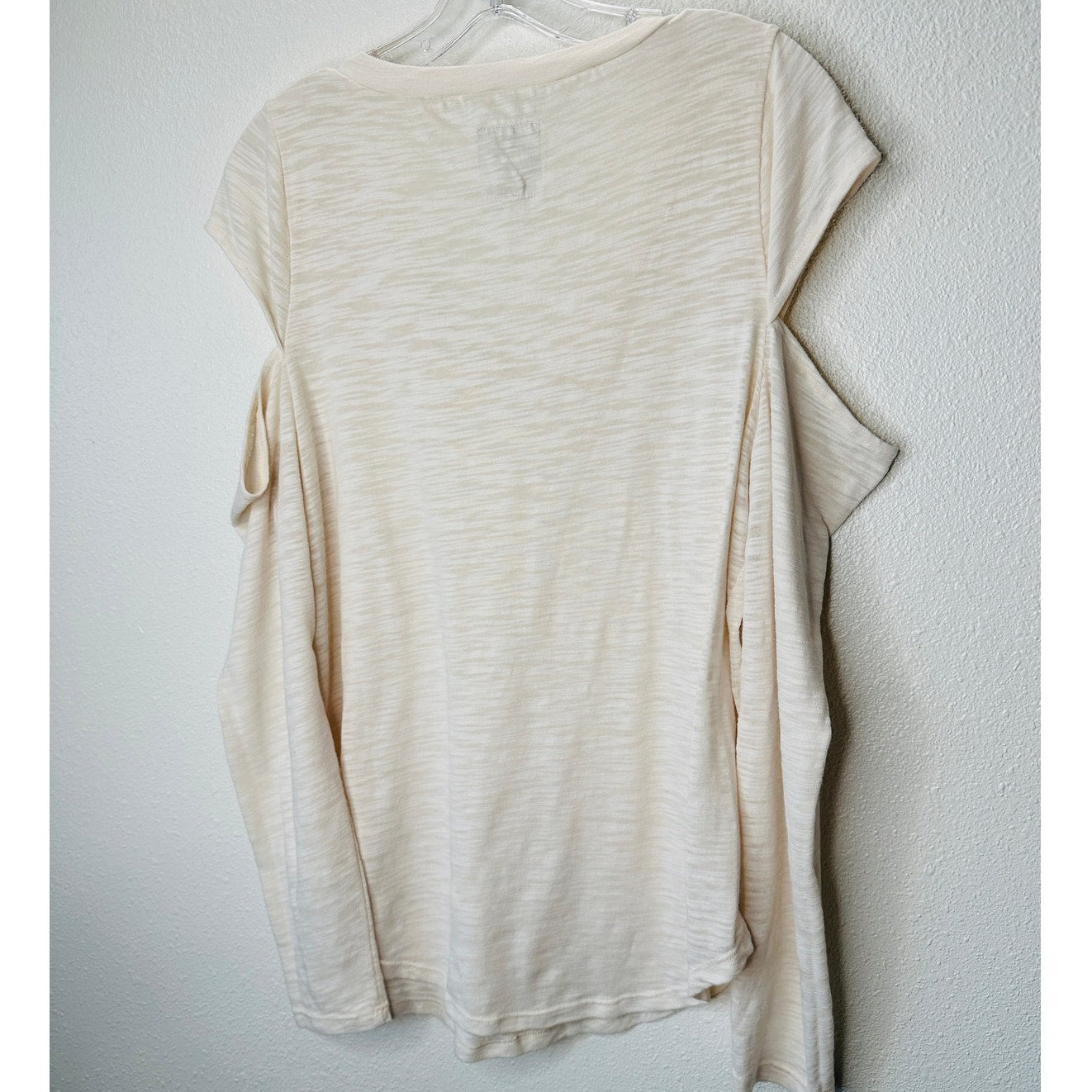 Chaser Cream V-Neck Cold Shoulder Long Sleeve Burnout Top L