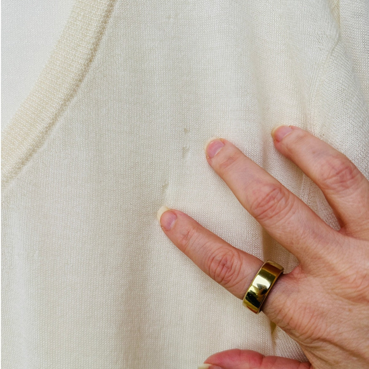 NWT Margaret Birdseye Ivory Cashmere V-Neck Sweater Size M