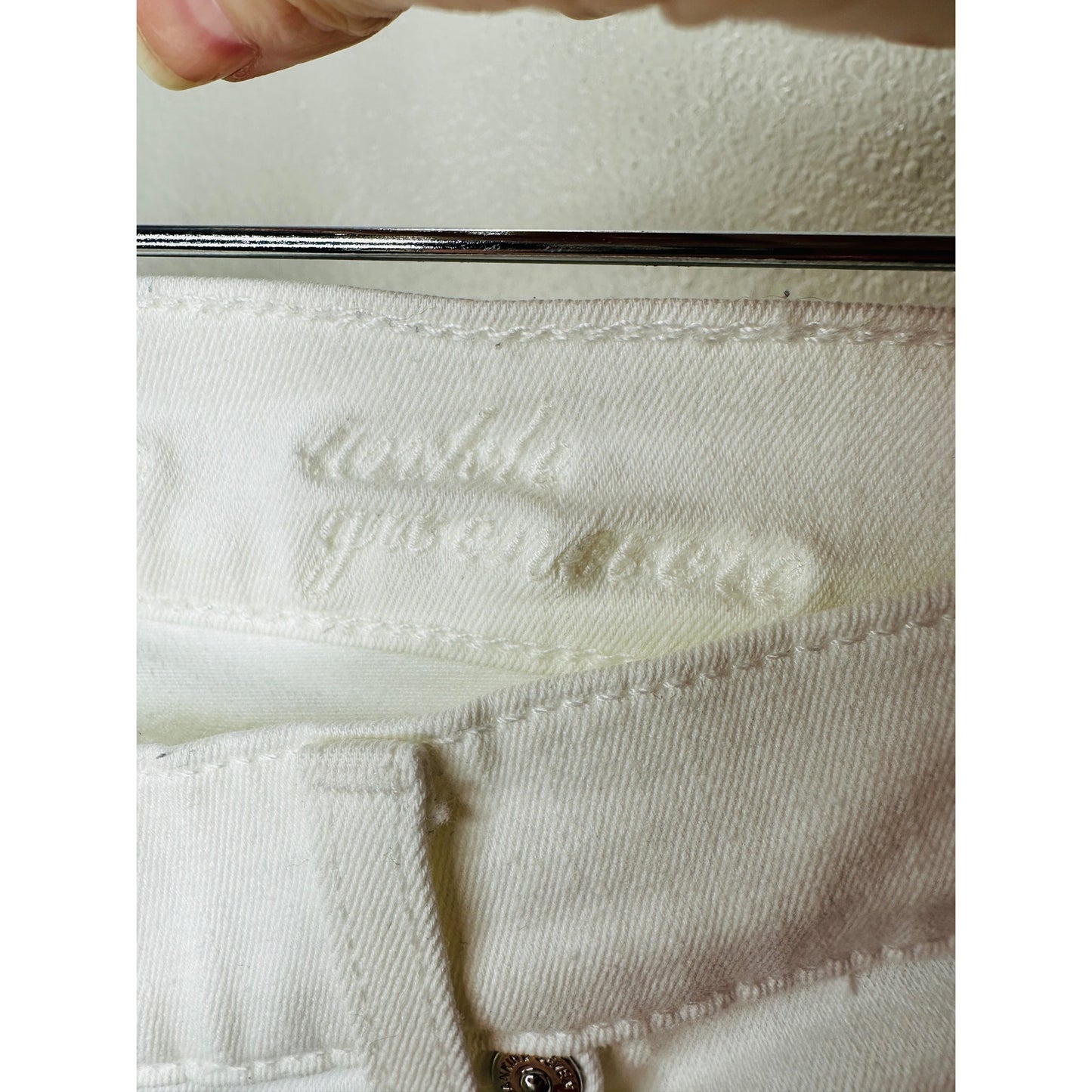 7 For All Mankind White Distressed Raw Hem Gwenevere Jeans 30