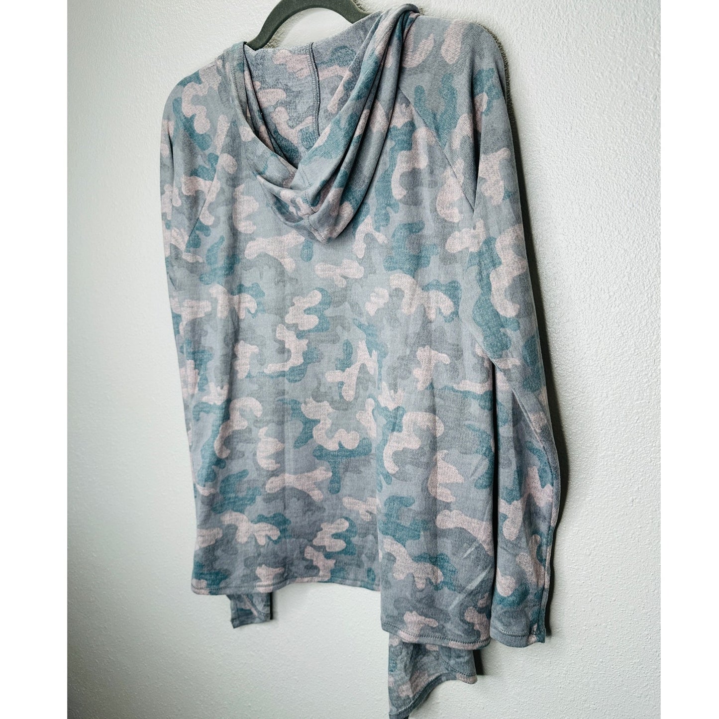 Jacqueline Intimates Blue Teal Pink Camo Hooded Sweater Top L