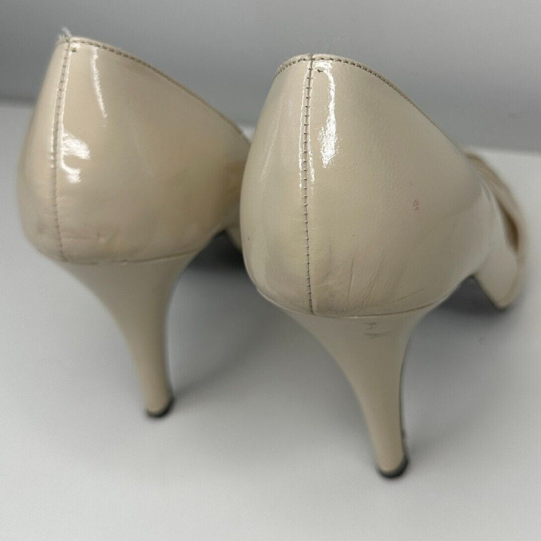 Claudia Ciuti Nude Cream Patent Leather Open Toe Heels Center Button Cut Outs 8
