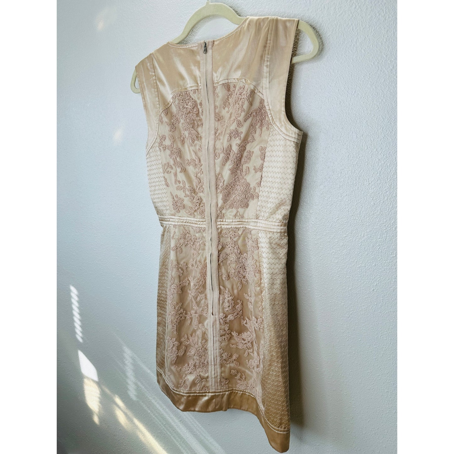 BCBGMAXAZRIA Tan Satin & Floral Lace Round Neck Mini Dress 6