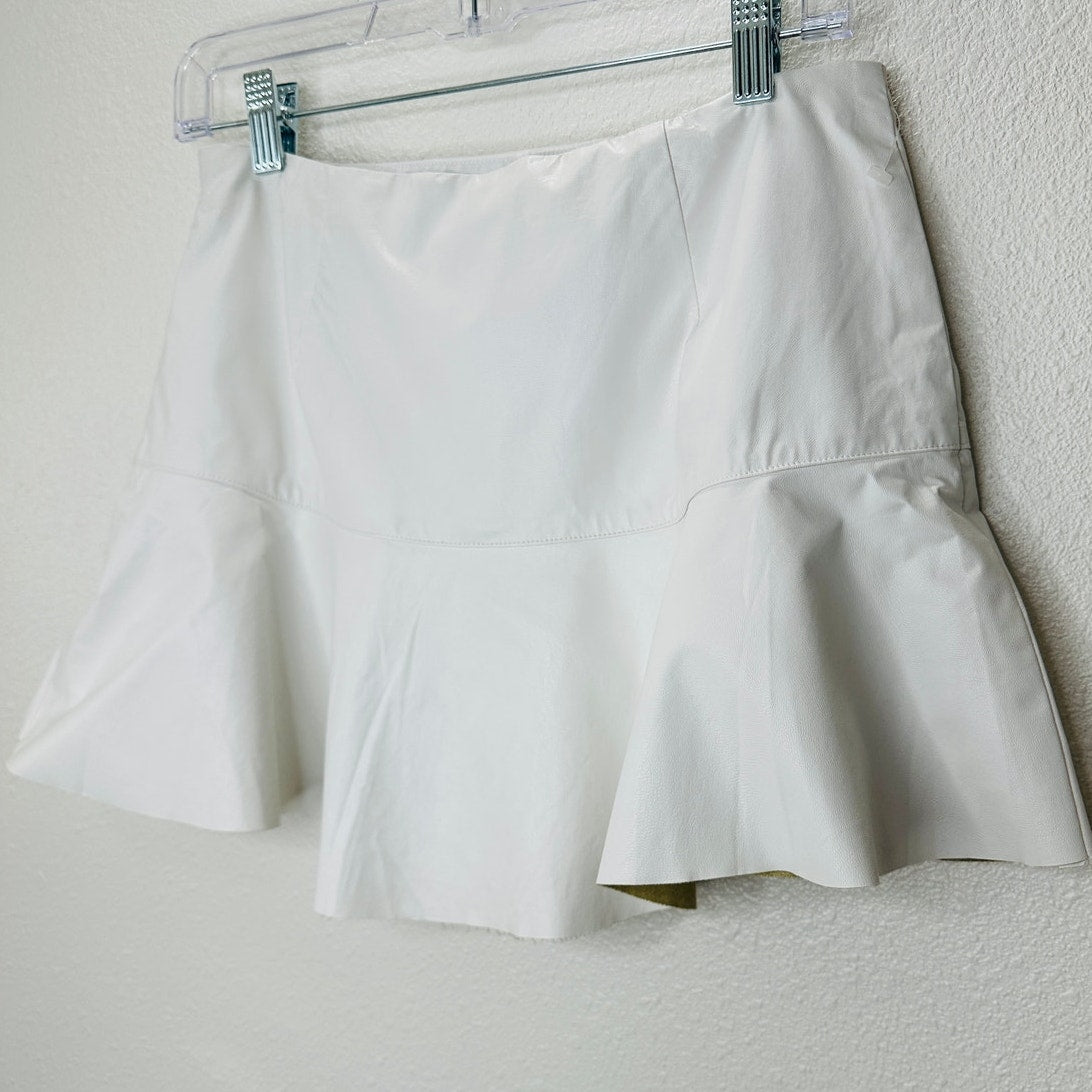 NWT Cotton Candy LA White Flounce Mini Skirt Built-in Shorts M