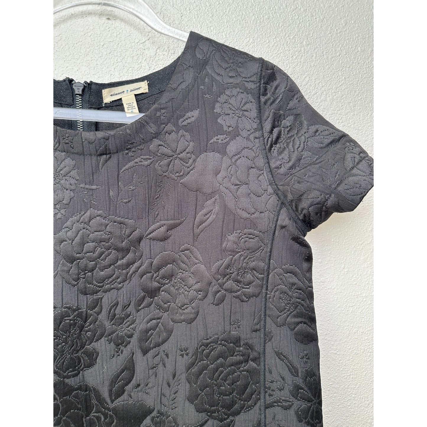 Silence and Noise Women’s Black Floral Jacquard Mini Dress US S Short Sleeve