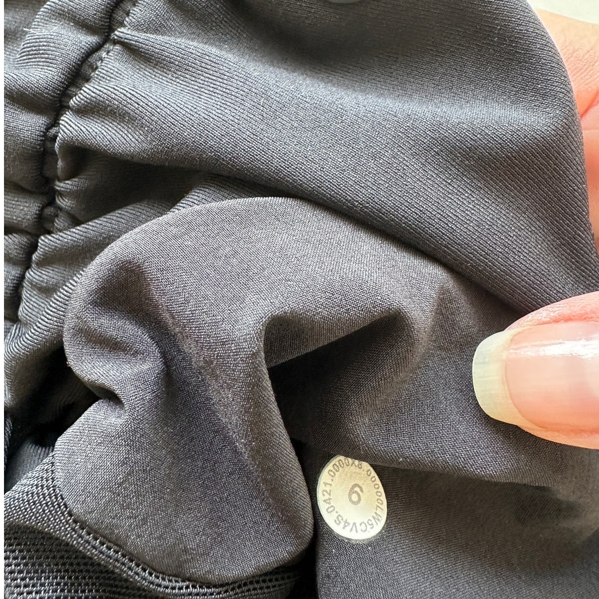 Lululemon Black Stretch High Rise Jogger Drawstring Waist Banded Hem 6