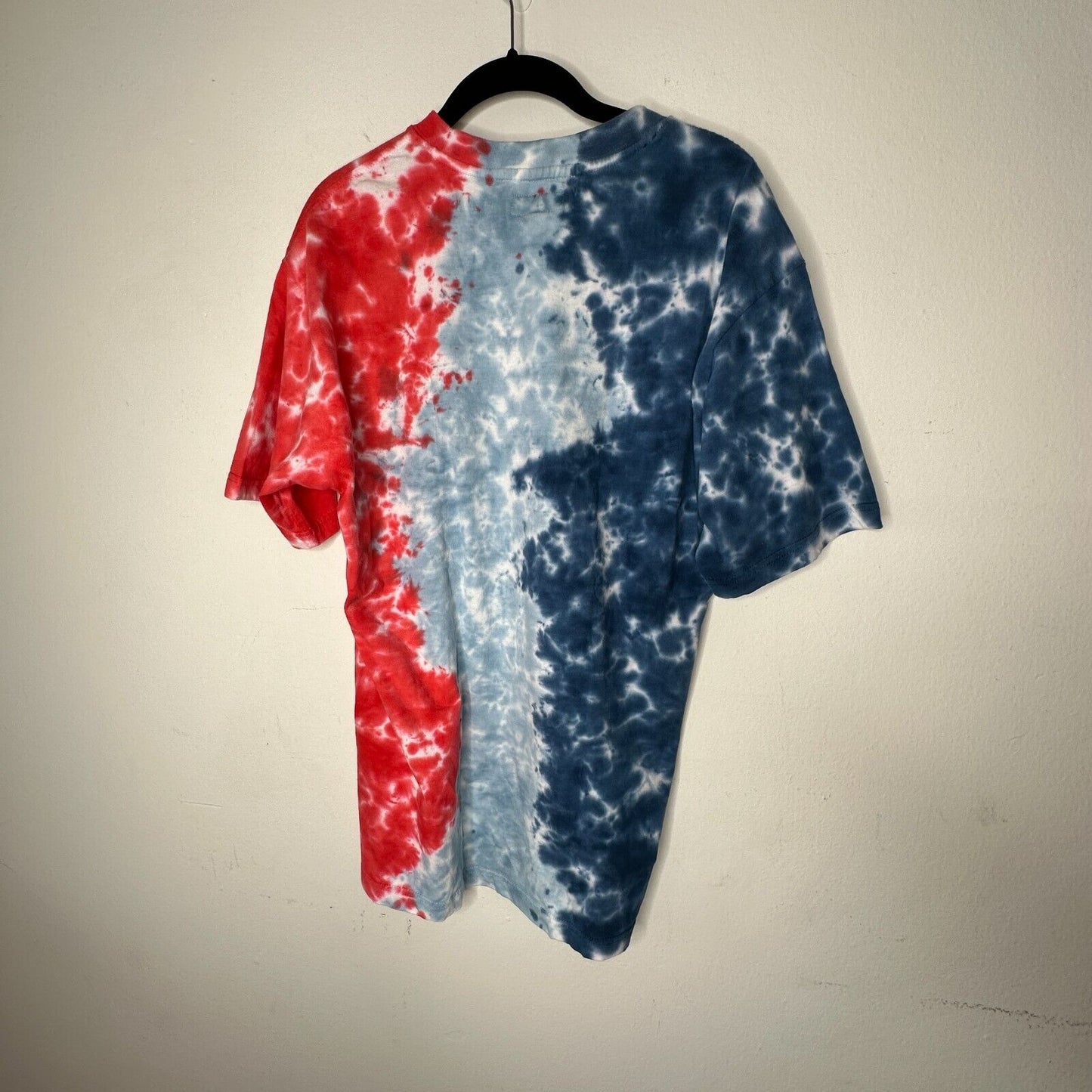 NWOT Chinatown Market Red White & Blue Tie Dye Short Sleeve Basketball Tee M