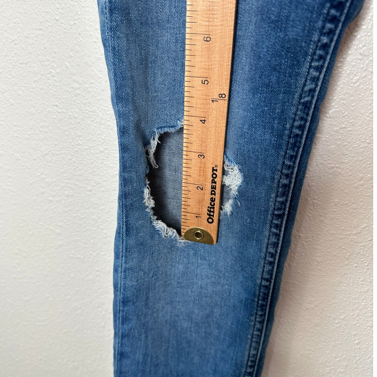 Free People Medium Wash Distressed Knee High Waist Skinny Jeans 29