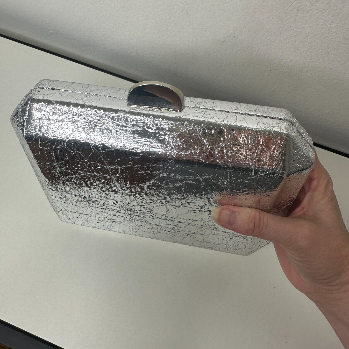 Lulu's Silver Metallic Krinkle Box Snap Close Clutch Purse & Chain Strap