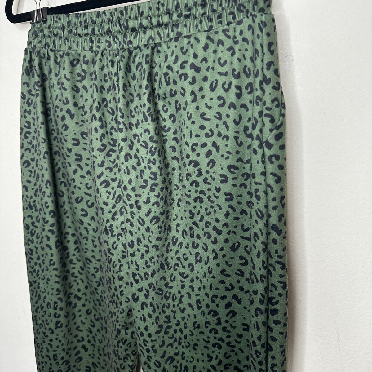 Green and Black Leopard Print Relaxed Fit Draw String Joggers Sweat Pants Medium